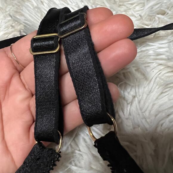 Chantelle| Vintage Women's black lace underwire bra - Picture 10 of 12